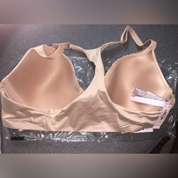 Victoria’s Secret, Body by Victoria, Perfect Coverage, lightly lined bra. 38B - Picture 3 of 5